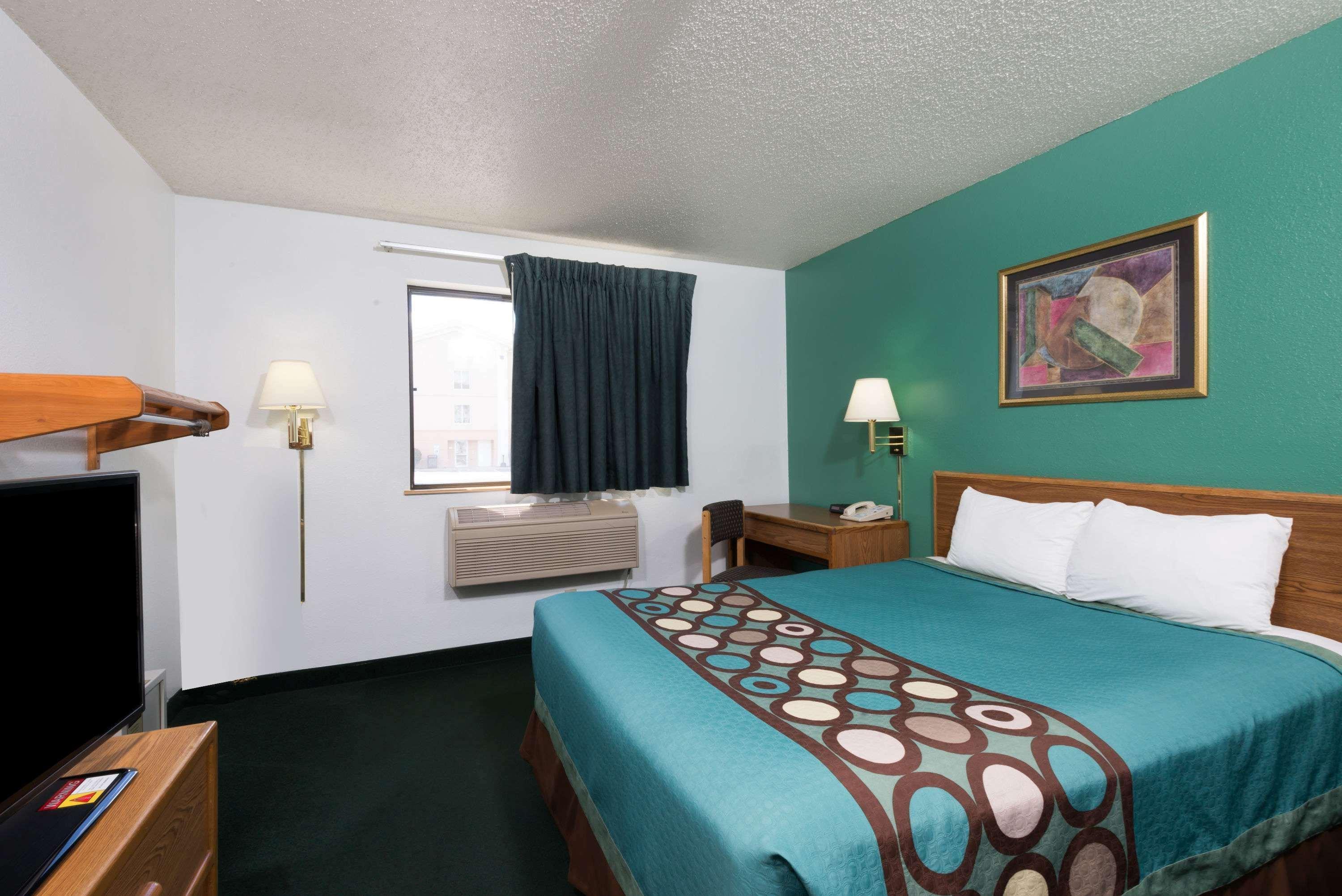 Super 8 By Wyndham New Stanton Hotel Luaran gambar